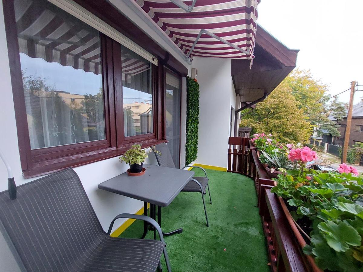 Summer House Emeleti Szoba Debrecen Buitenkant foto